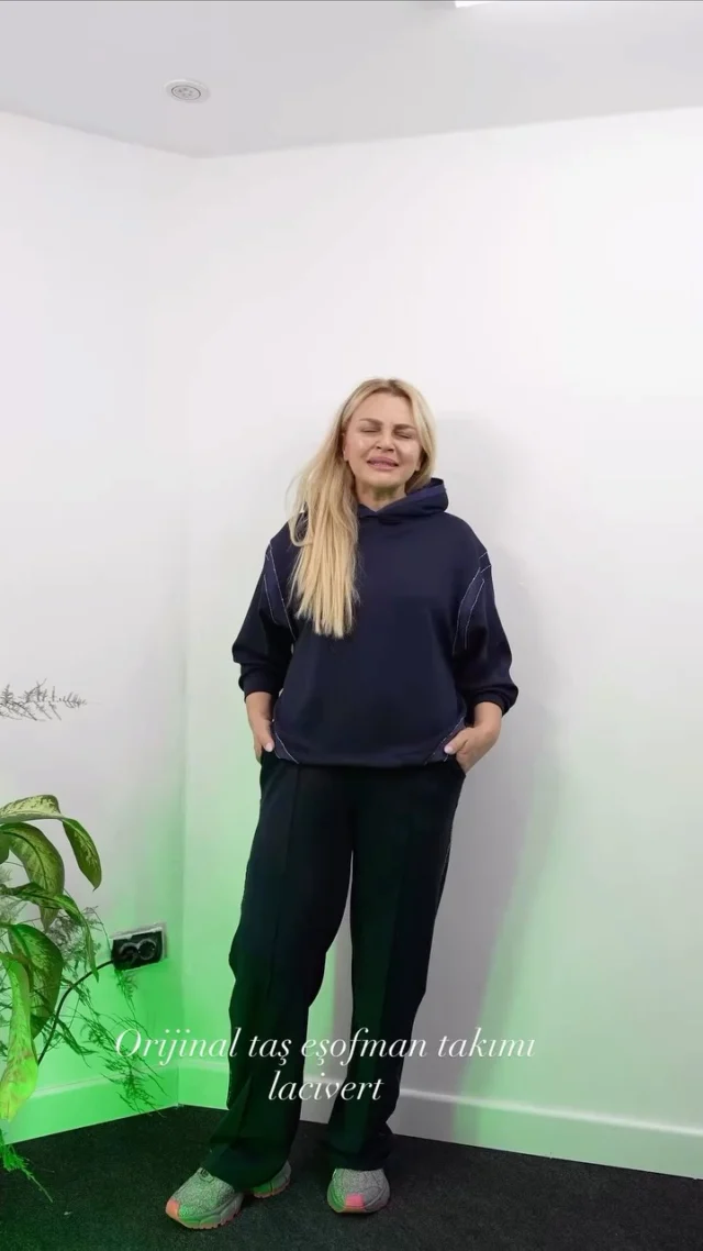 Orijinal lacivert eşofman takımı 🧿