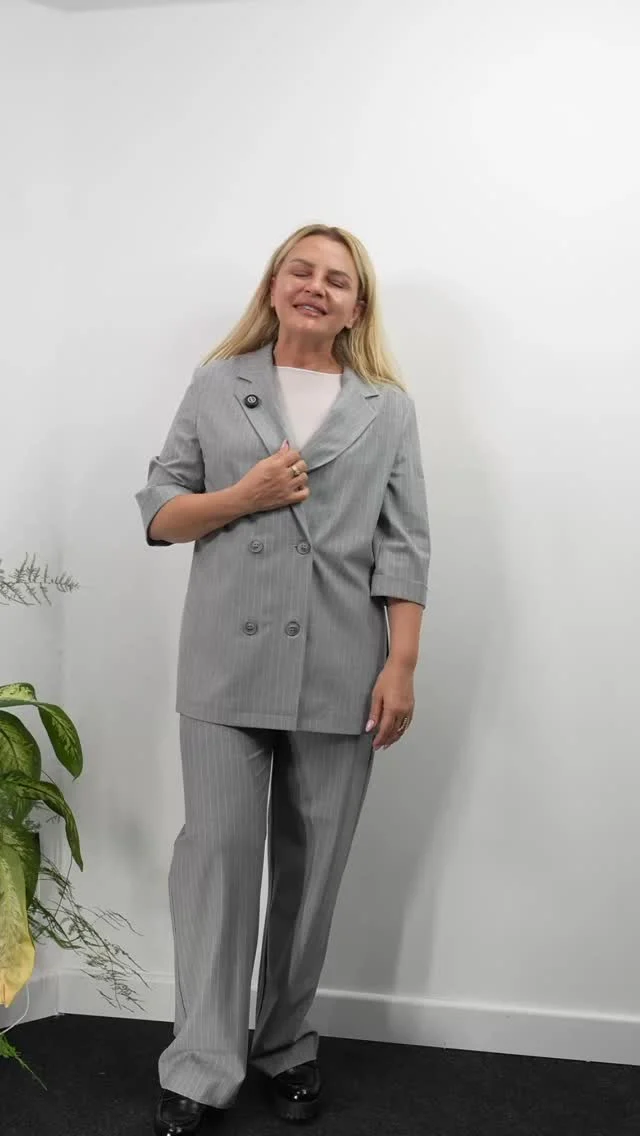 Çizgili sport tarz takım 2 li ceket pantolon 
36-38-40-42 bedenleri mevcut 🍃🍀

#fortebutik #istanbul #küçükyali #liketime #giyim #mağaza #butik #tesettur #abiye #pantolon #mont #ceket #kazak #saat #marka #dilvin #instagood #love #fashiongram #fashiondesigner #türkiye #kazak #volenlielbise #yelek #takım #takımelbise #takımmodelleri