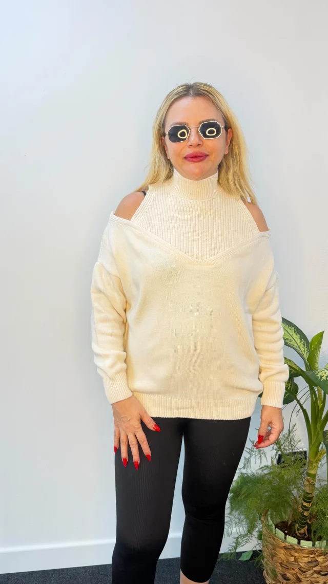 👗 Omuz Detayı Sevenlere Gelsin!
✨ Balıkçı yaka, sıkmayan rahat ipliğiyle gün boyu konfor!
Zarif detaylarıyla her stile uyum sağlayan krem kazak.

📏 Bedenler: S - M - L
🛍️ Sipariş için: www.fortebutik.com

👩‍💼 Müşteri Hizmetleri: 0539 954 07 44
💵 Kapıda ödeme & Havale imkanı
🏬 Küçükyalı mağazamız ve online satış kanalımız hizmetinizde 🎖️